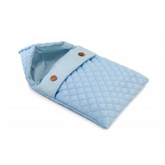 Quilted blue sleeping bag for 42-46 cm dolls, with white stars inside and brown buttons on flap.