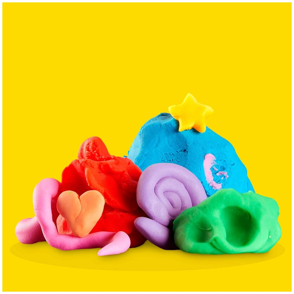 Play-Doh 15 Cans Party Bag featuring colorful heart and star-shaped modeling dough in red, pink, purple, green, and yellow.