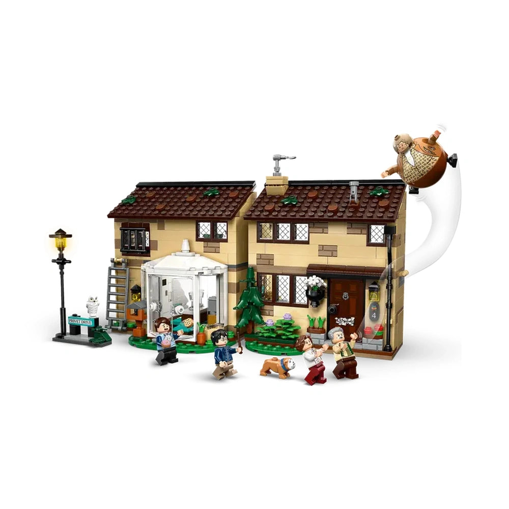 Detailed LEGO Harry Potter playset showcasing Aunt Marge's Visit at the Dursley home, featuring a green lawn, conservatory, and characters including Harry, Aunt Marge, and Dudley.